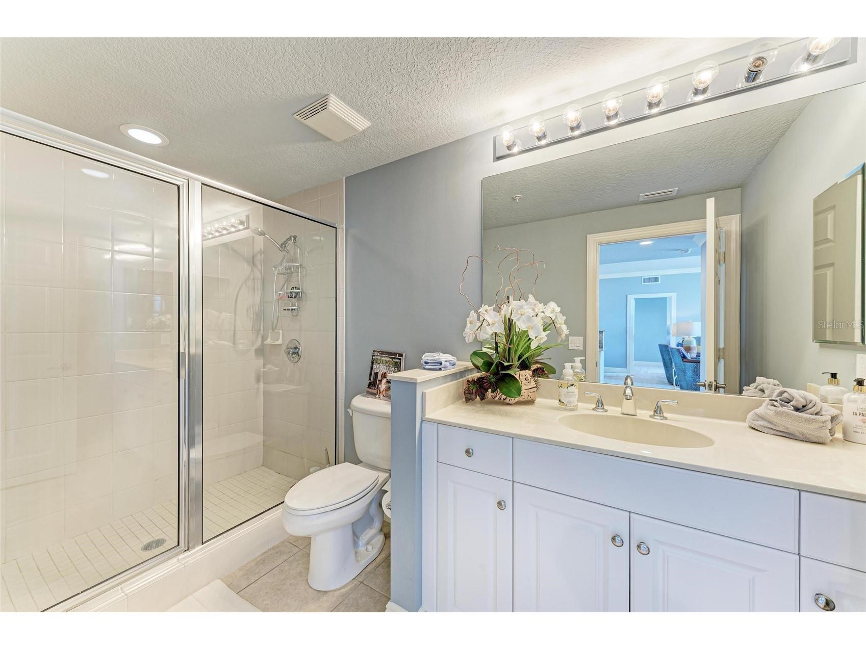 800 N Tamiami Trl #1010 Sarasota FL 34236 A4661950 image37