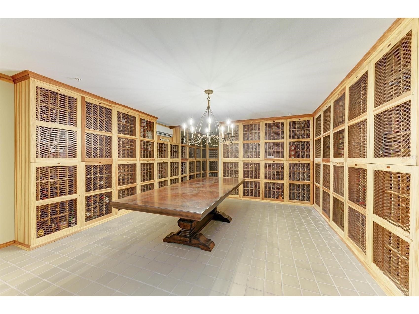 800 N Tamiami Trl #1010 Sarasota FL 34236 A4661950 image45