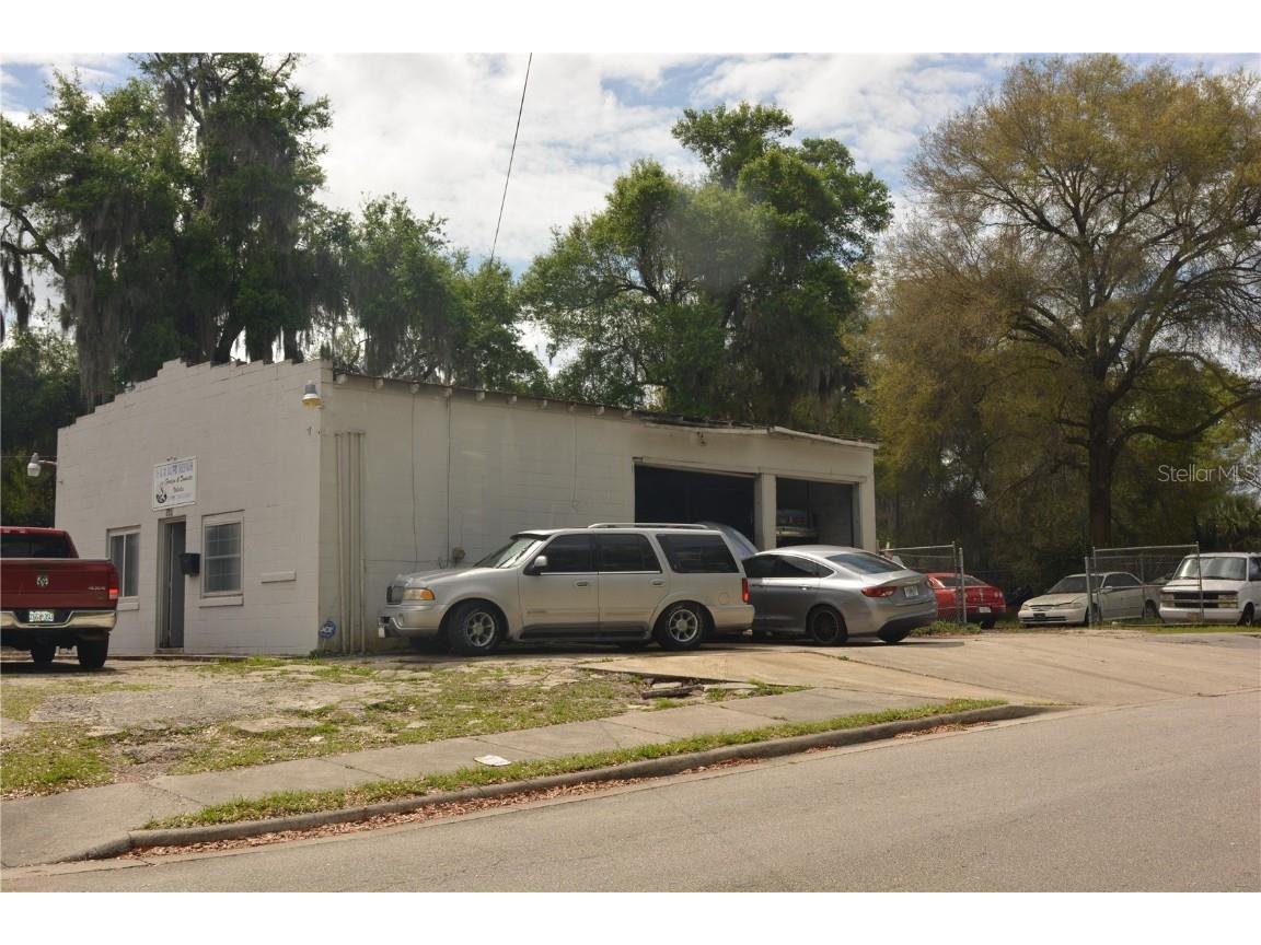 800 S Adelle Avenue Deland FL 32720 V4945249 image10