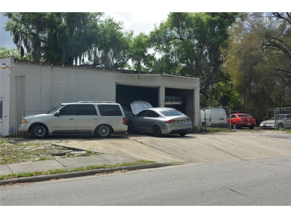 800 S Adelle Avenue Deland FL 32720 V4945249 image9