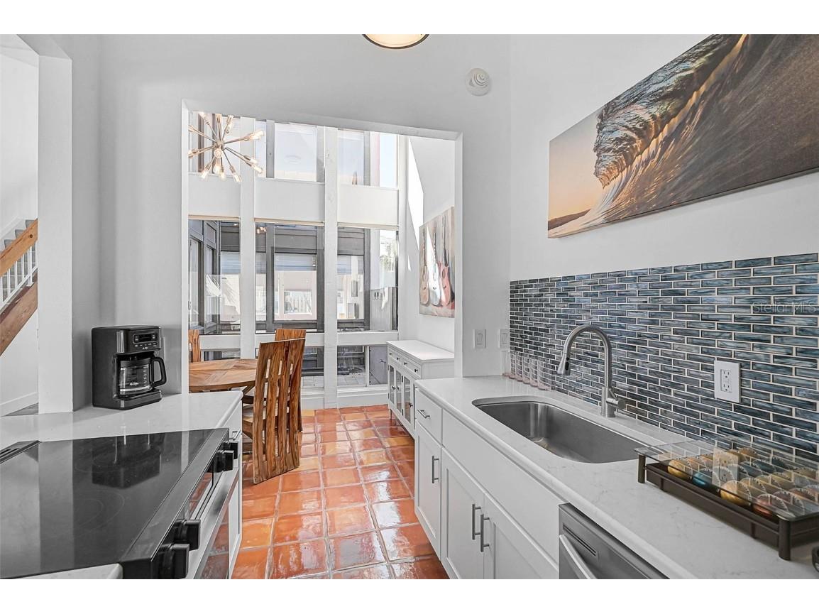 800 S Blvd Of Presidents #12 Sarasota FL 34236 A4672174 image14