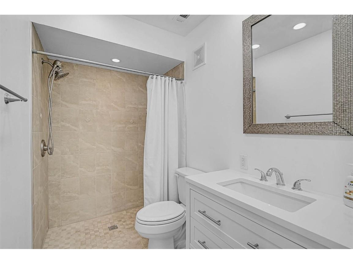 800 S Blvd Of Presidents #12 Sarasota FL 34236 A4672174 image24