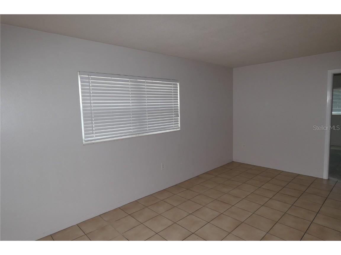 800 Tyrone Boulevard N #E-1 Saint Petersburg FL 33710 U8024162 image2