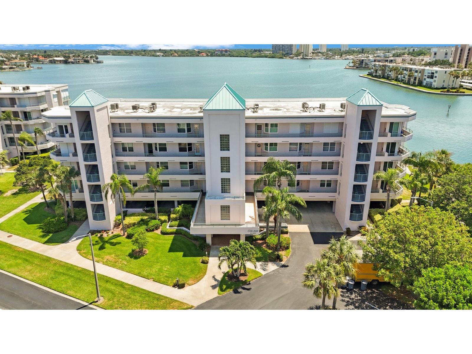 8001 Sailboat Key Boulevard S #204 Saint Pete Beach FL 33707 - BOCA CIEGA BAY/INTRACOASTAL U8245521 image1