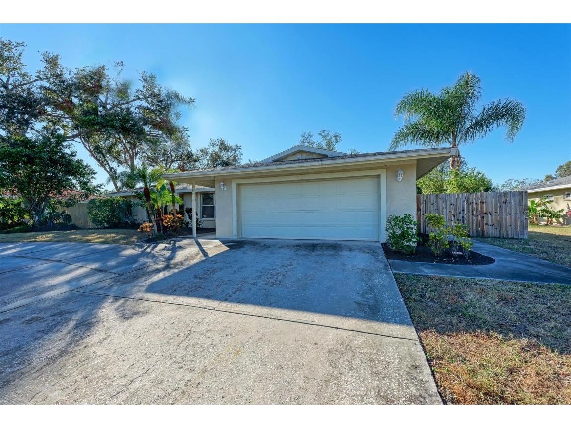 8004 Estates Drive Sarasota FL 34243 A4636419 image1
