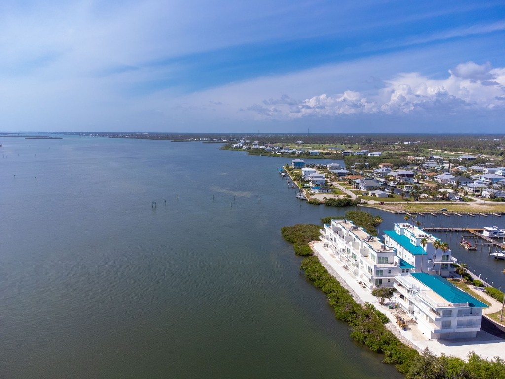 8005 Bay Pointe Drive Englewood FL 34224 - INTRACOASTAL WATERWAY D6145400 image6