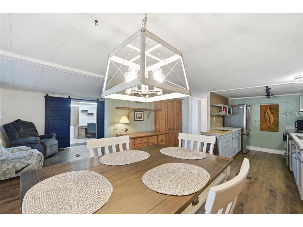 8006 Montrose Avenue Brooksville FL 34613 W7880987 image2