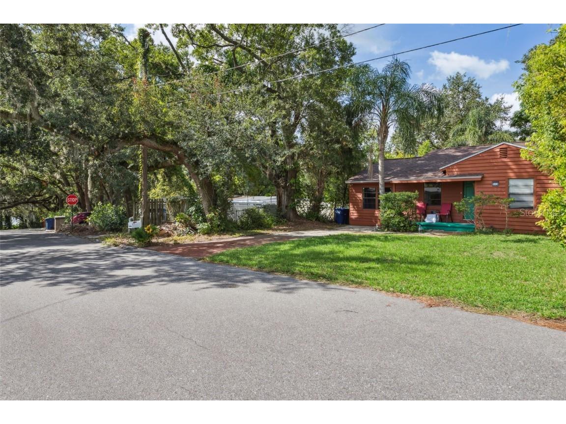 8006 N Temple Place Tampa FL 33617 TB8405465 image26