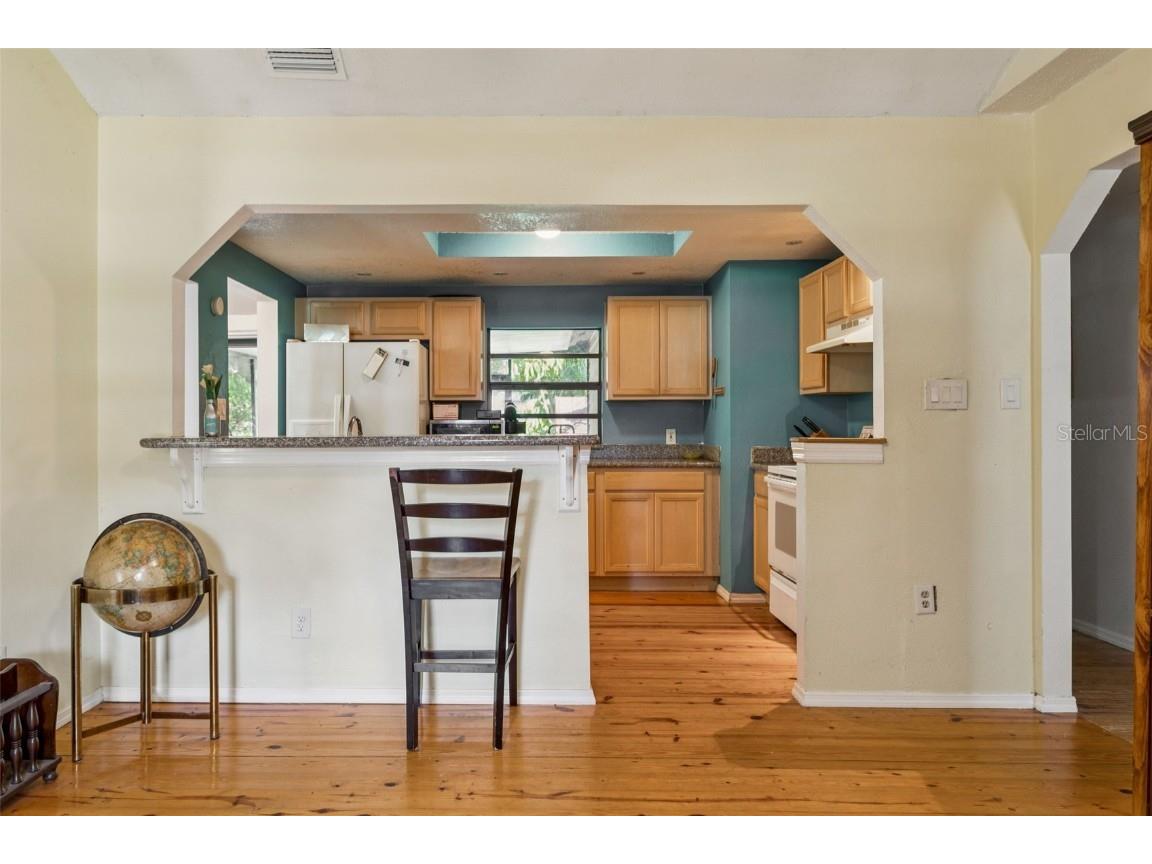 8006 N Temple Place Tampa FL 33617 TB8405465 image8