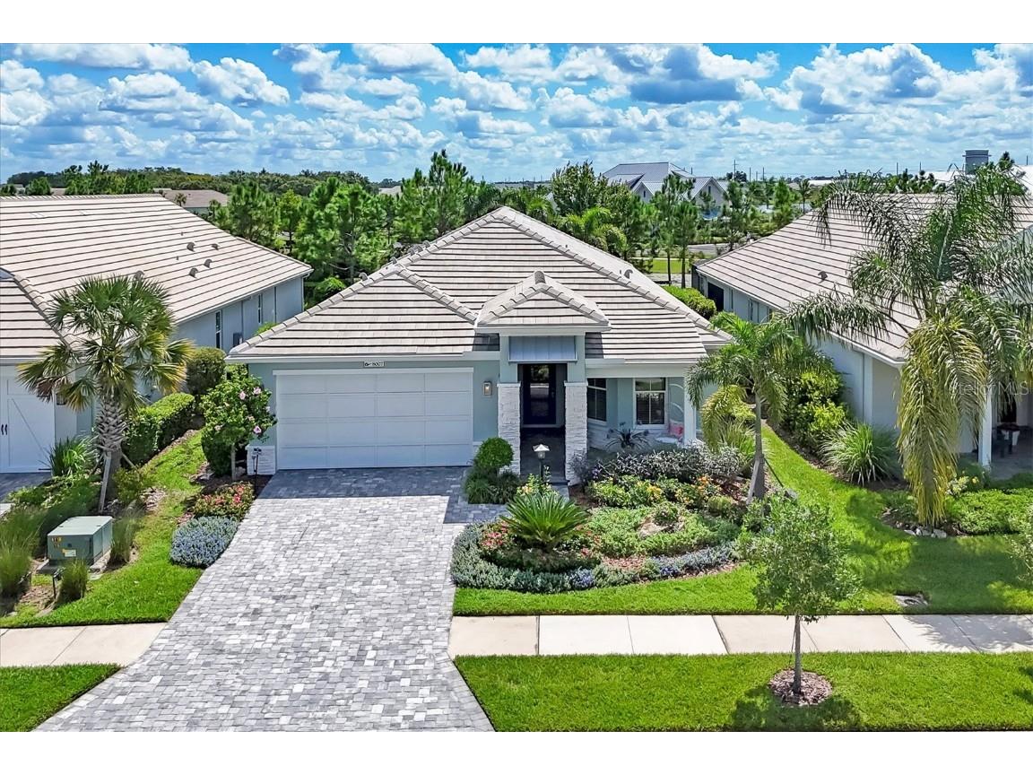 8007 Sandstar Way Sarasota FL 34240 A4664423 image1