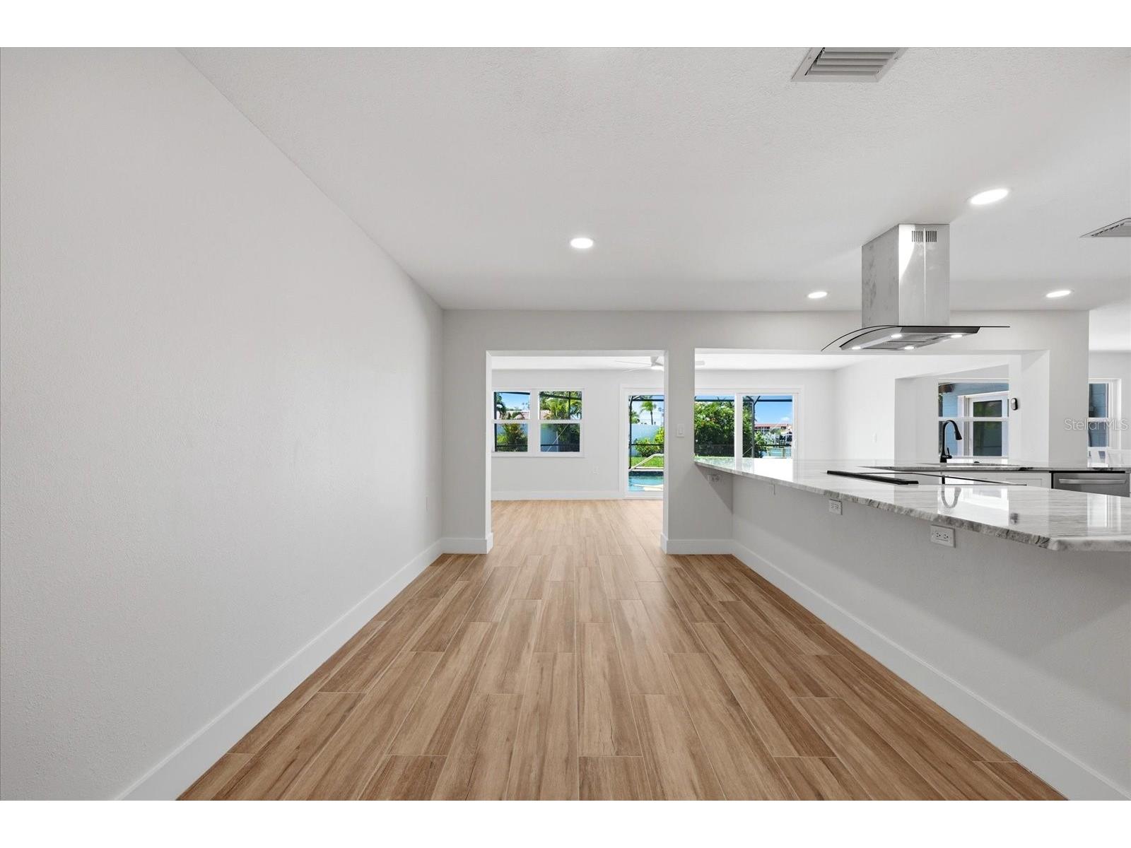 8008 13th Avenue S Saint Petersburg FL 33707 TB8508927 image34