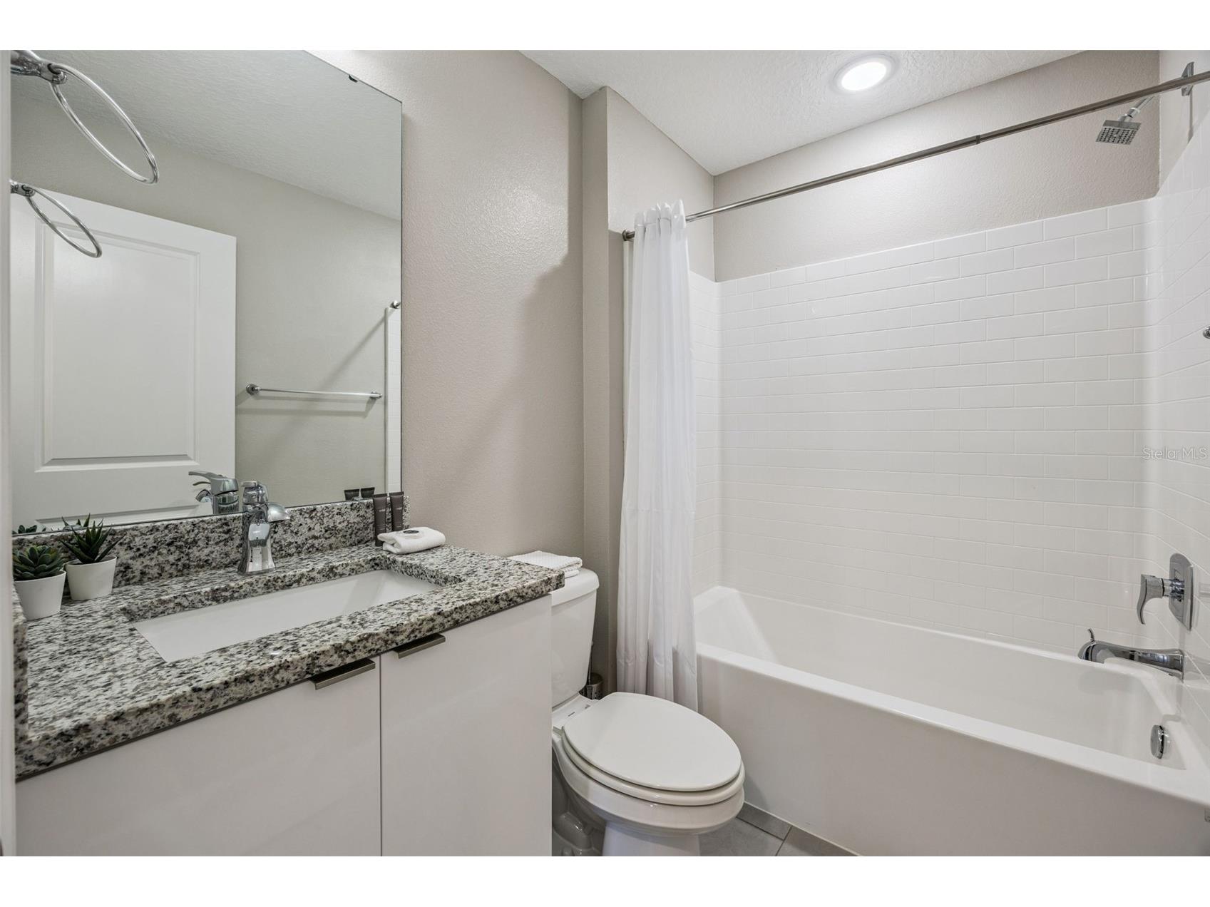 8008 Formosa Valley Place Kissimmee FL 34747 O6397667 image25