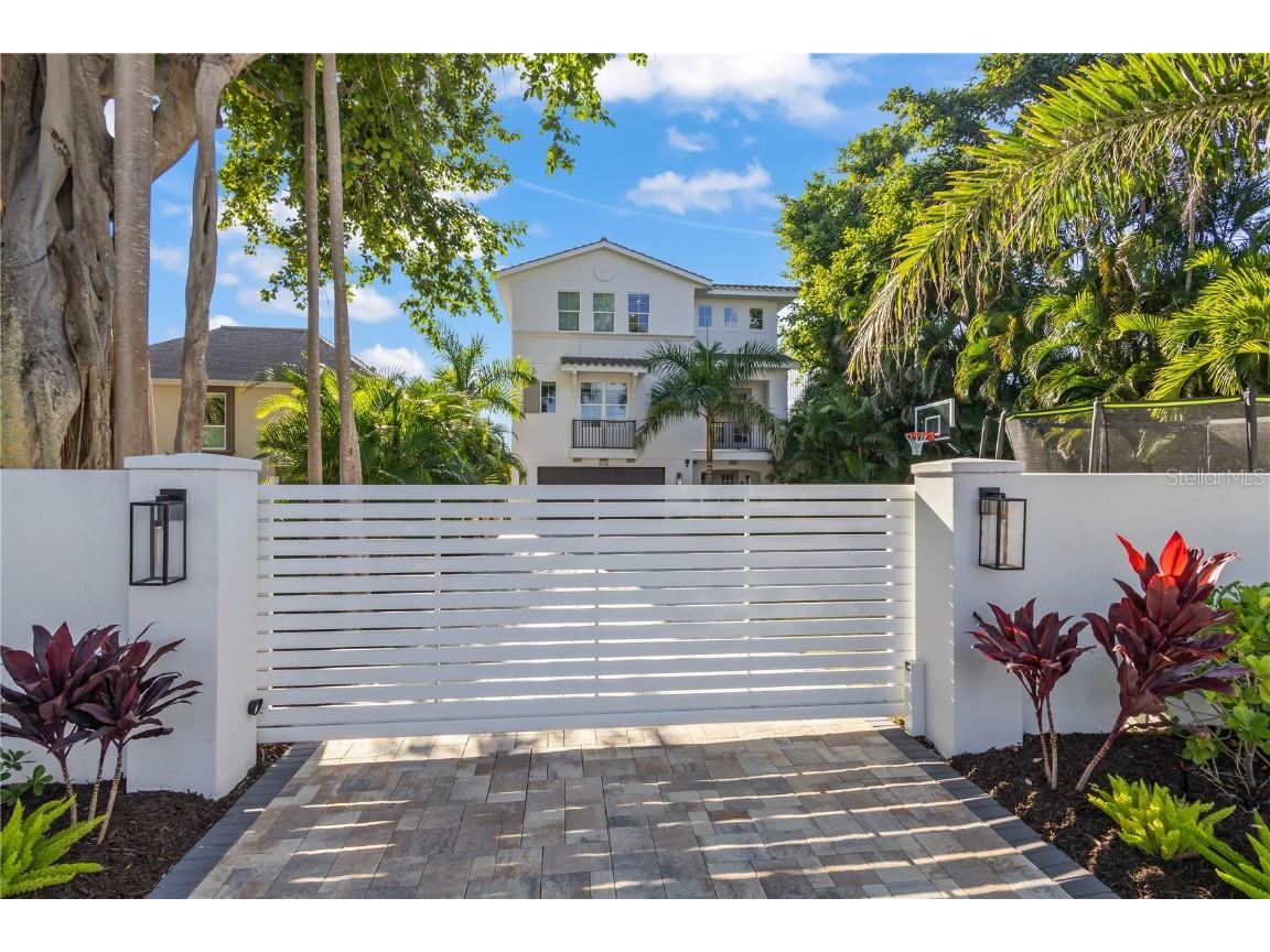 8008 Midnight Pass Road Sarasota FL 34242 - HERON LAGOON A4672889 image2