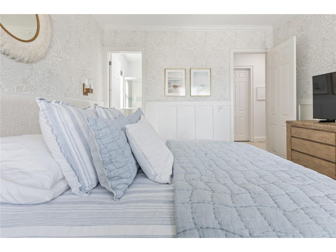 8008 Midnight Pass Road Sarasota FL 34242 - HERON LAGOON A4672889 image33