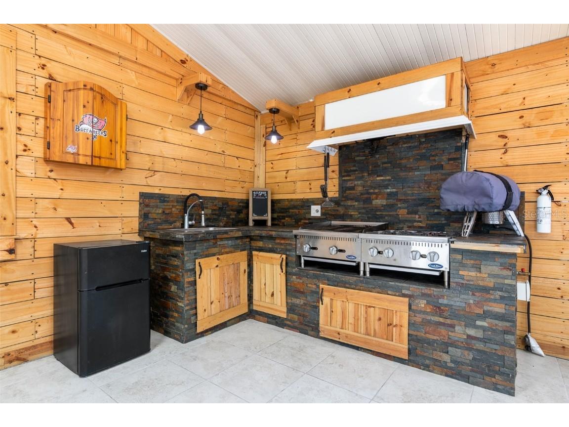 8008 N Gomez Avenue Tampa FL 33614 TB8435359 image30