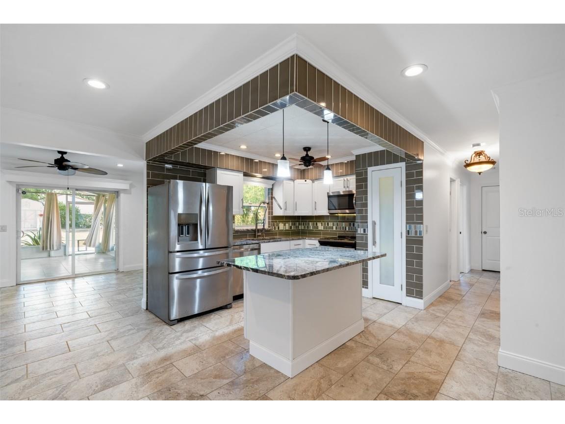 8008 N Gomez Avenue Tampa FL 33614 TB8435359 image8