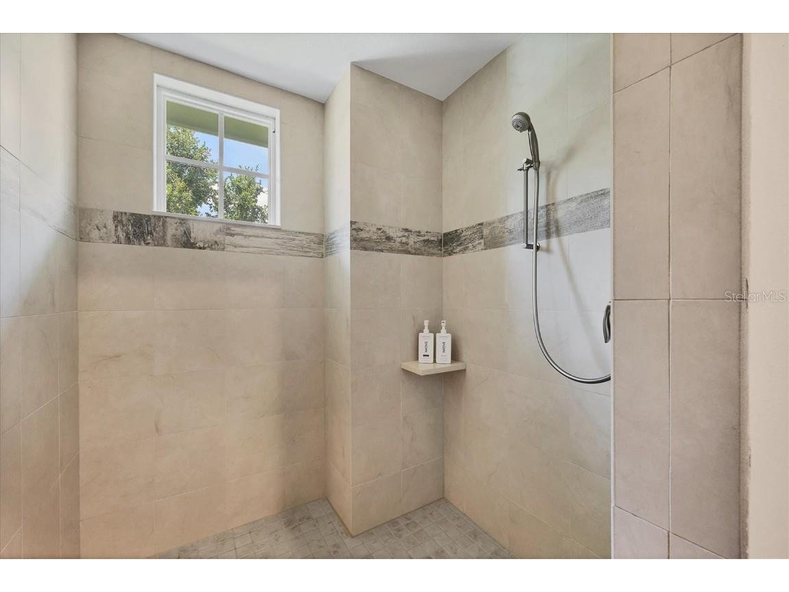 8009 Bounty Lane Bradenton FL 34202 A4663859 image39