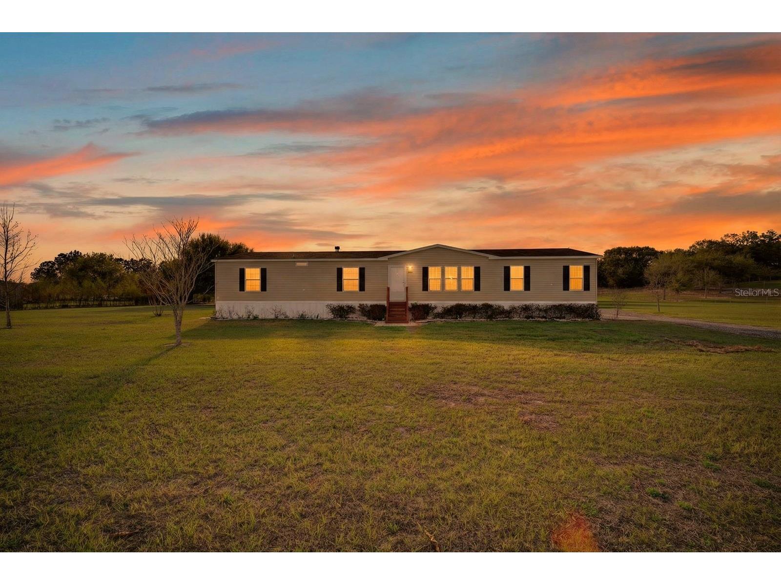 8009 Sergeant Pepper Dr Howey In The Hills FL 34737 - Blue Spring Lake G5108930 image2