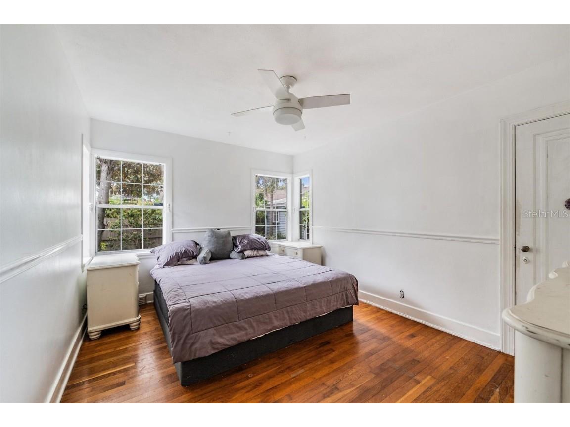 801 22nd Street N Saint Petersburg FL 33713 TB8427343 image17