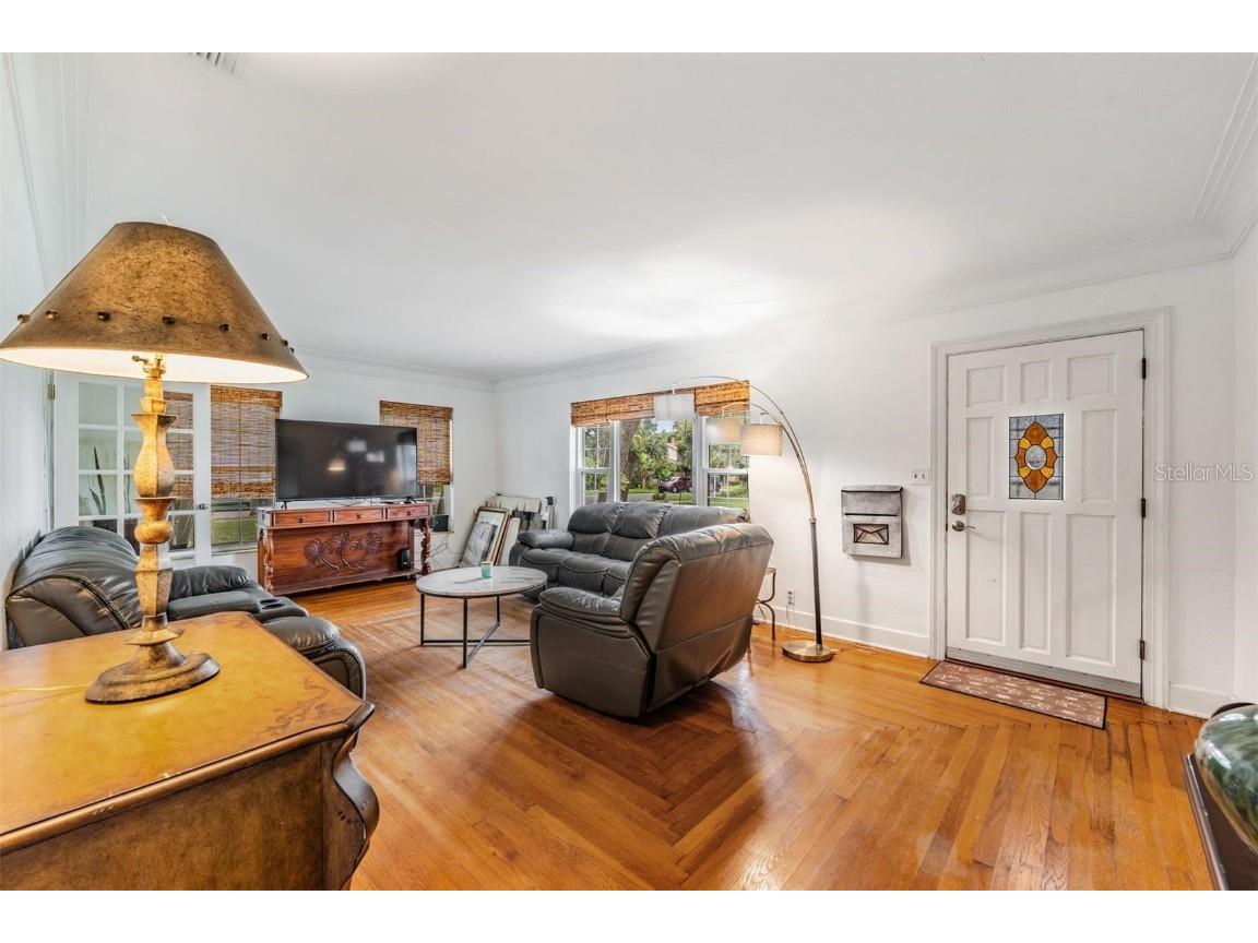 801 22nd Street N Saint Petersburg FL 33713 TB8427343 image4