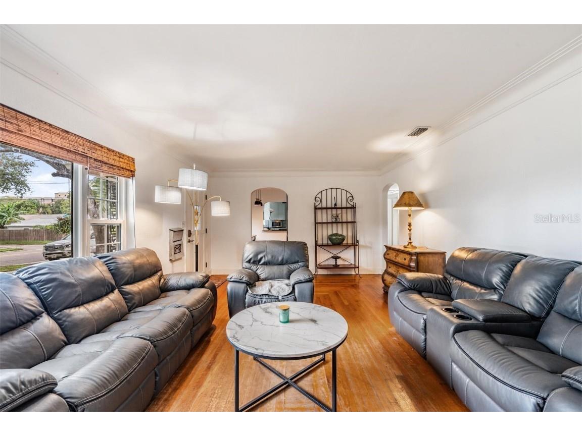 801 22nd Street N Saint Petersburg FL 33713 TB8427343 image6