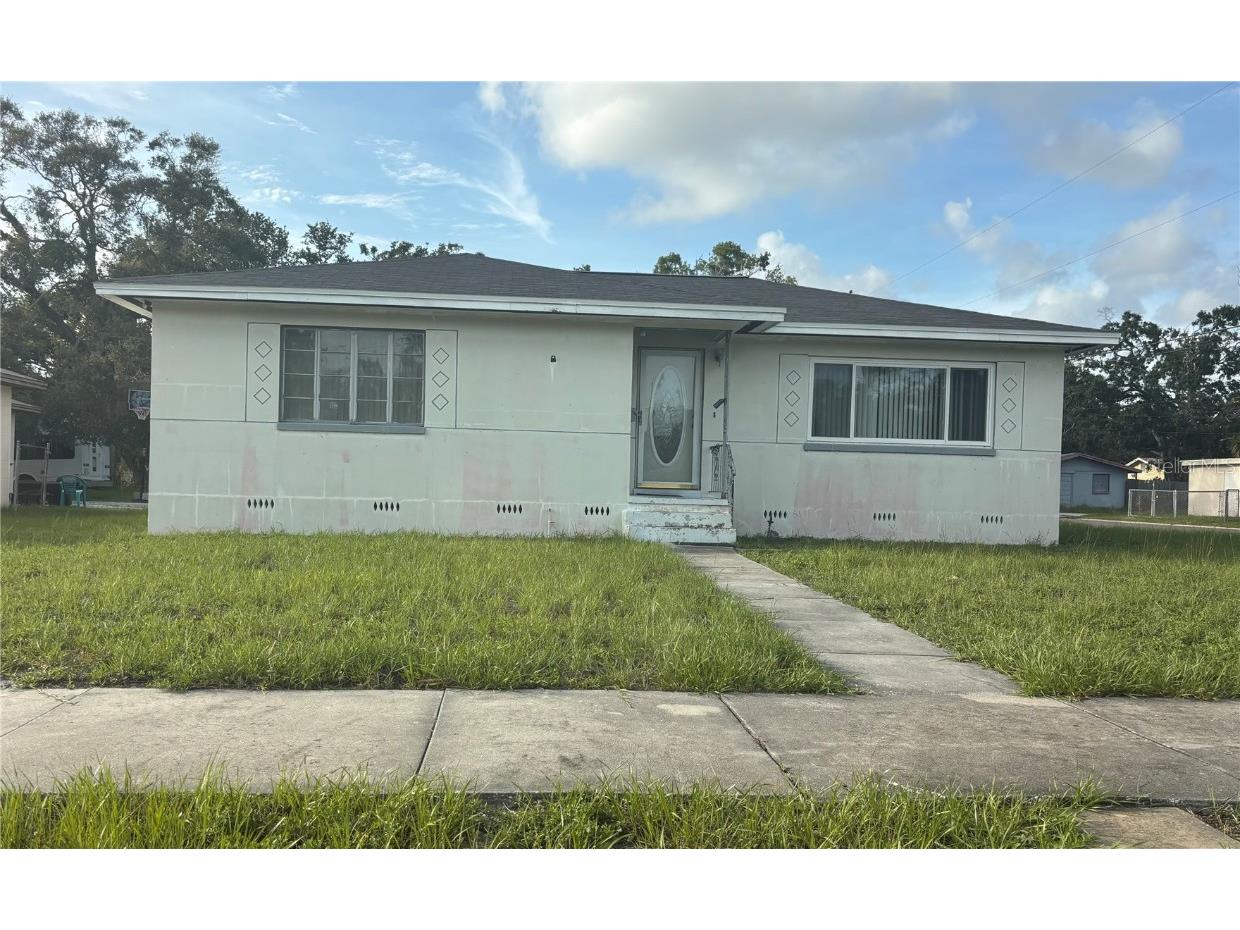 801 37th Avenue S Saint Petersburg FL 33705 TB8360705 image1