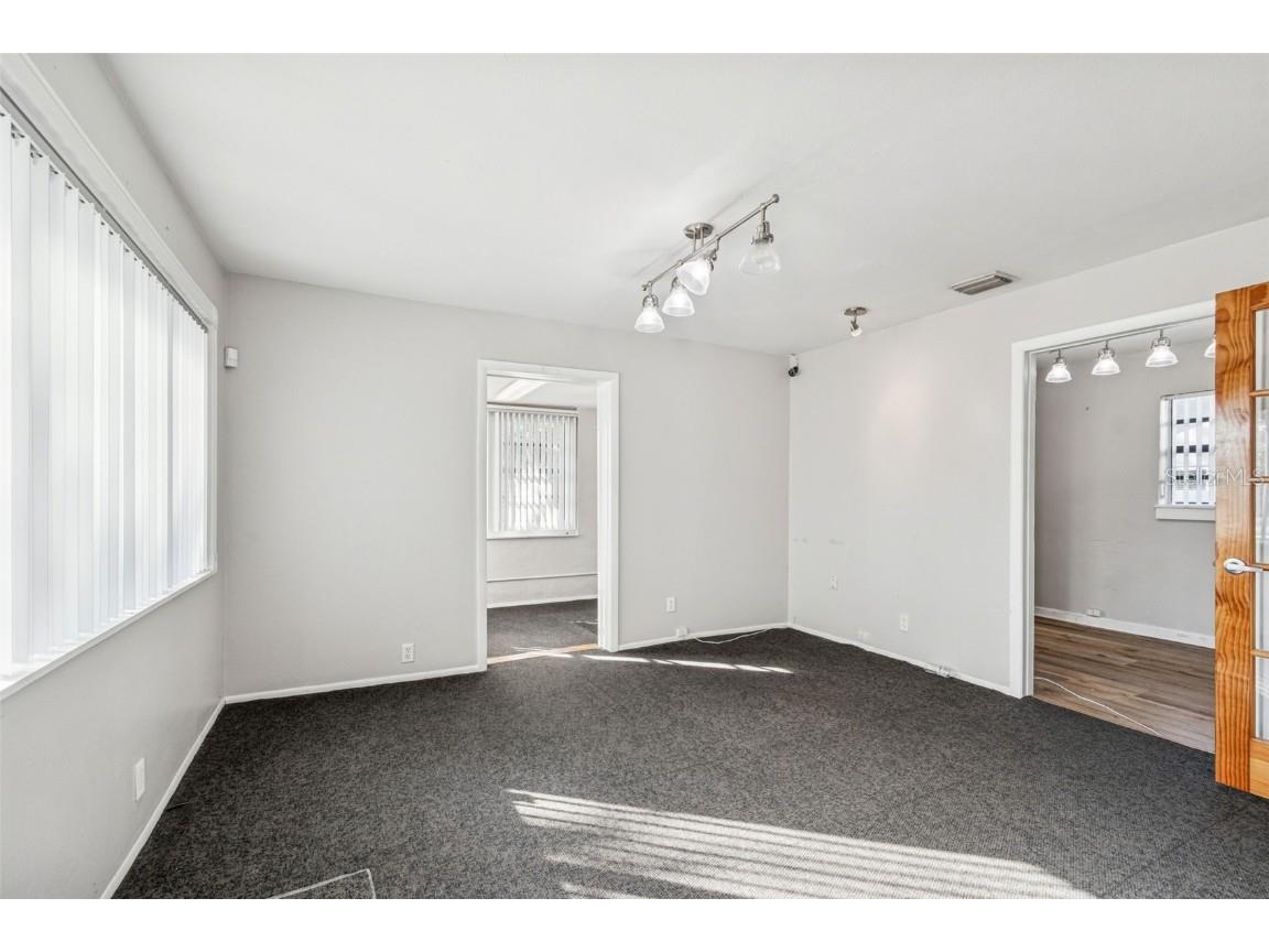 801 49th Street N Saint Petersburg FL 33710 TB8460976 image4