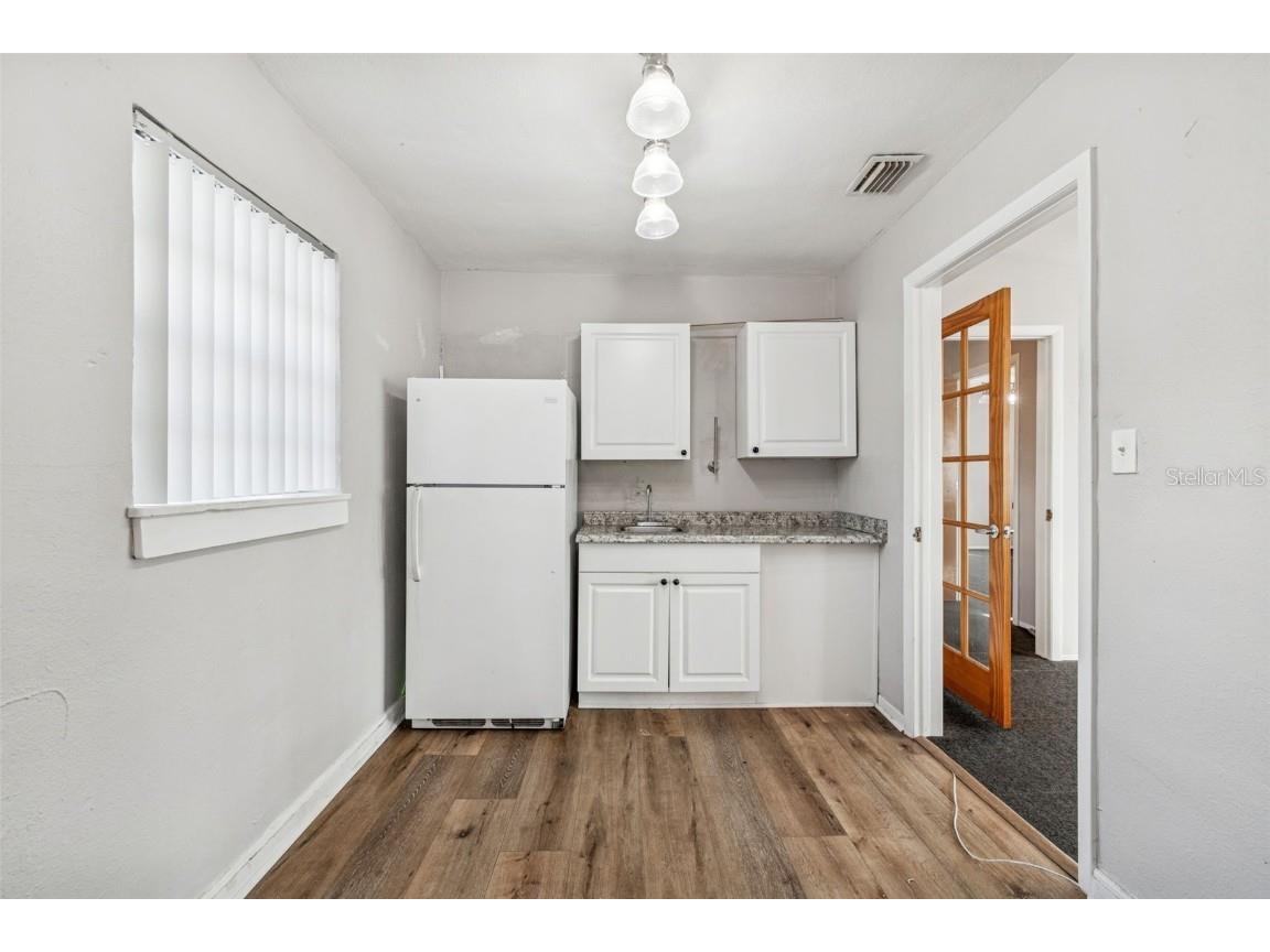 801 49th Street N Saint Petersburg FL 33710 TB8460976 image6