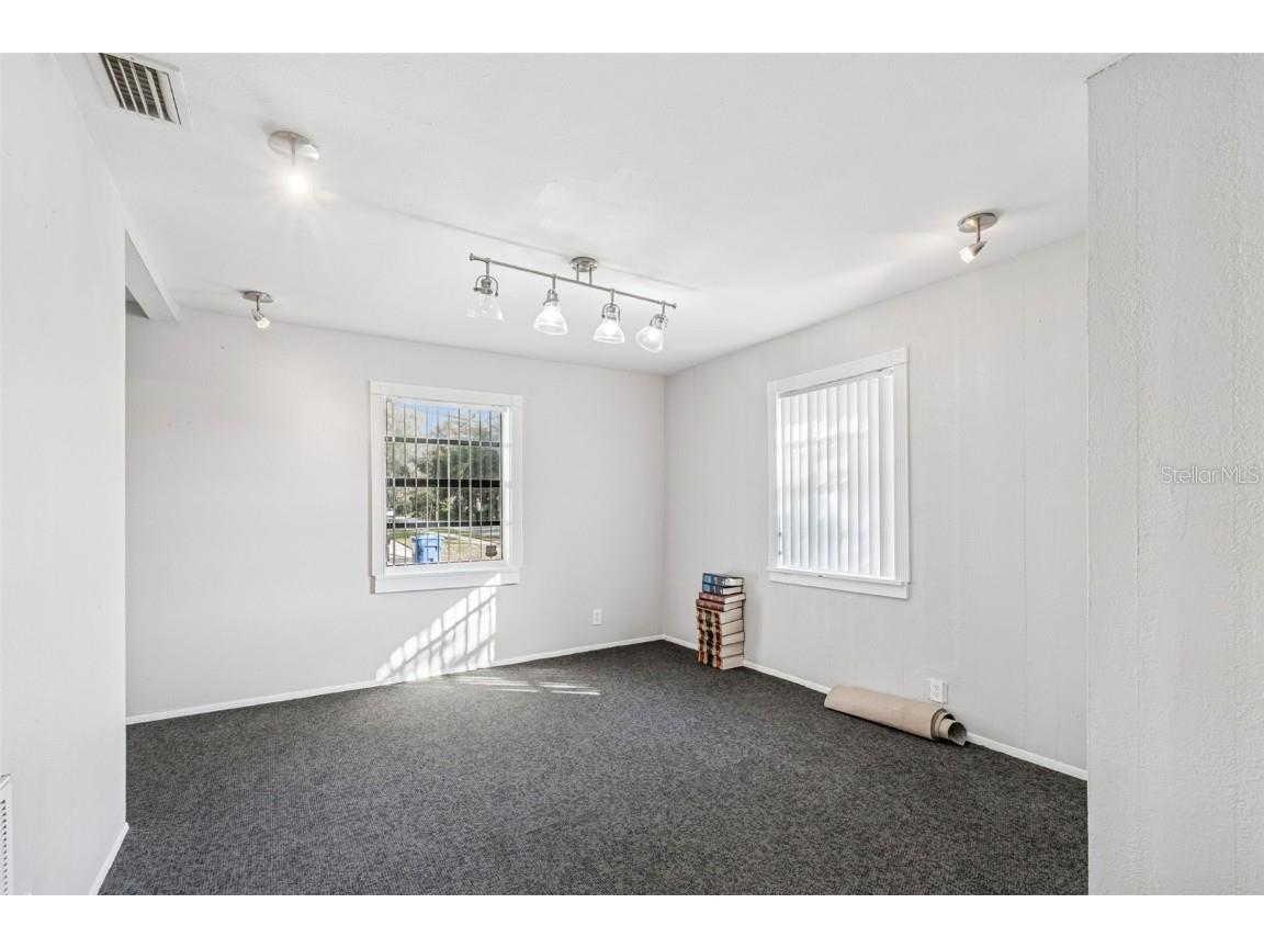 801 49th Street N Saint Petersburg FL 33710 TB8460976 image9