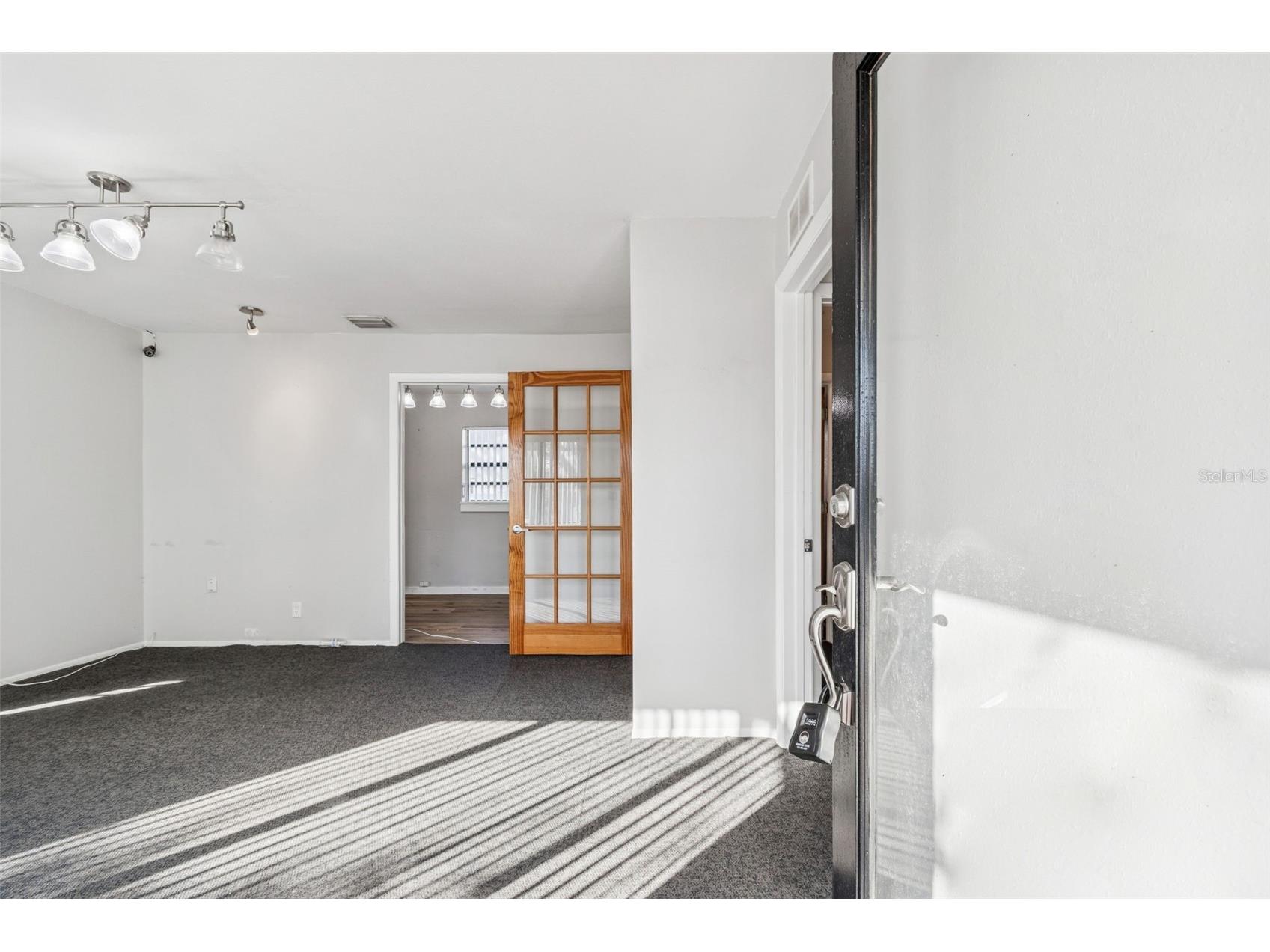 801 49th Street N Saint Petersburg FL 33710 TB8489491 image3
