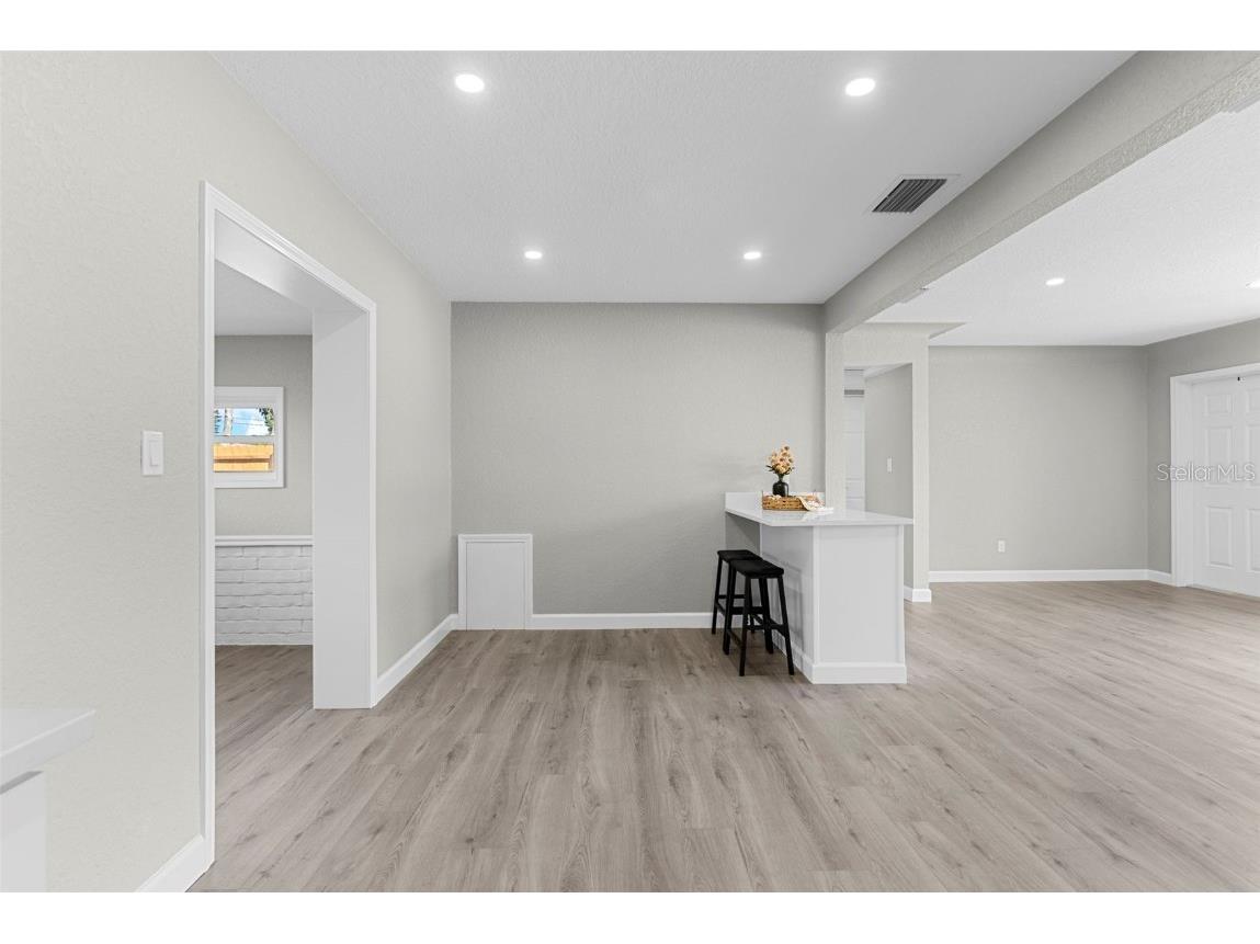 801 63rd Avenue S Saint Petersburg FL 33705 TB8438188 image4