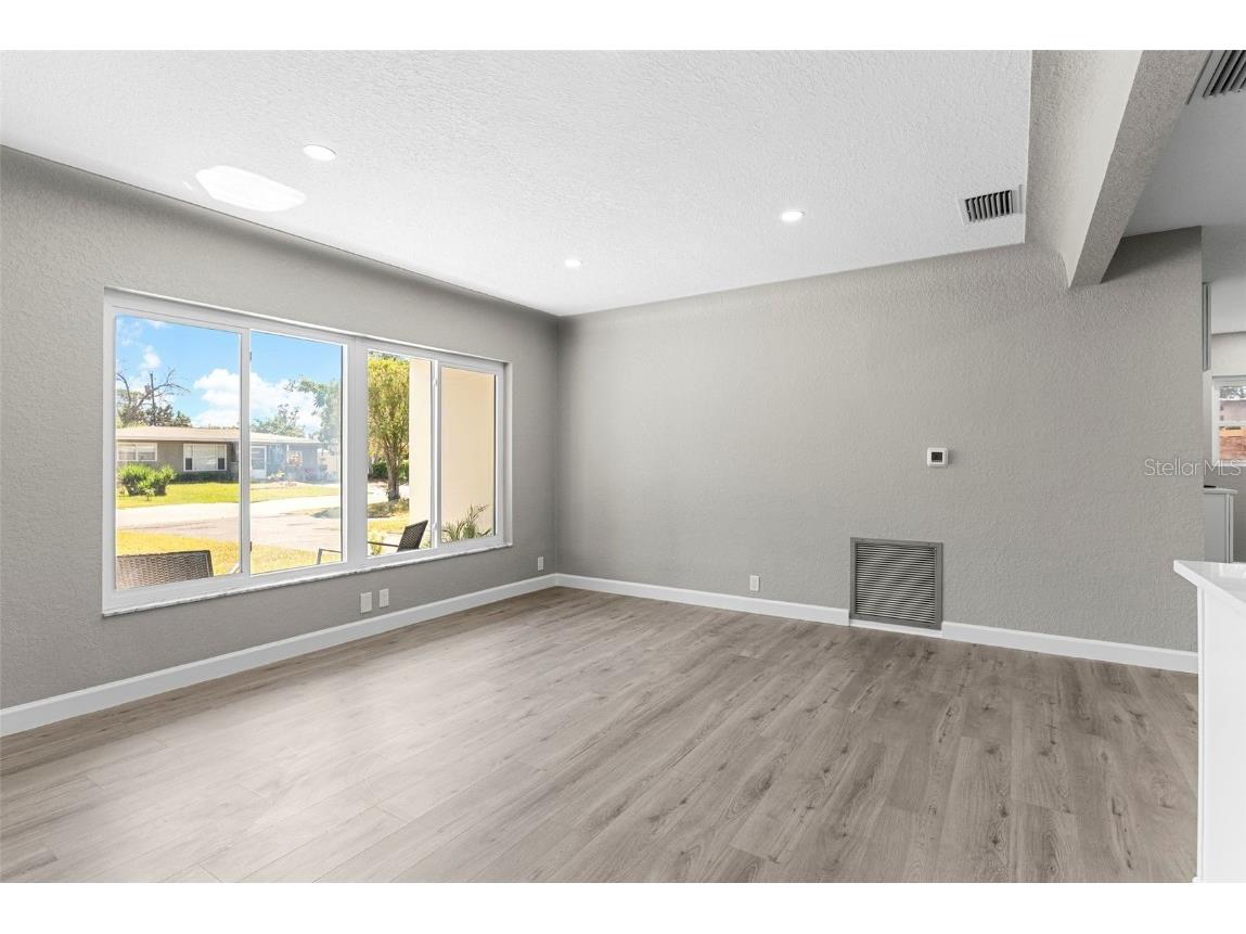 801 63rd Avenue S Saint Petersburg FL 33705 TB8438188 image6