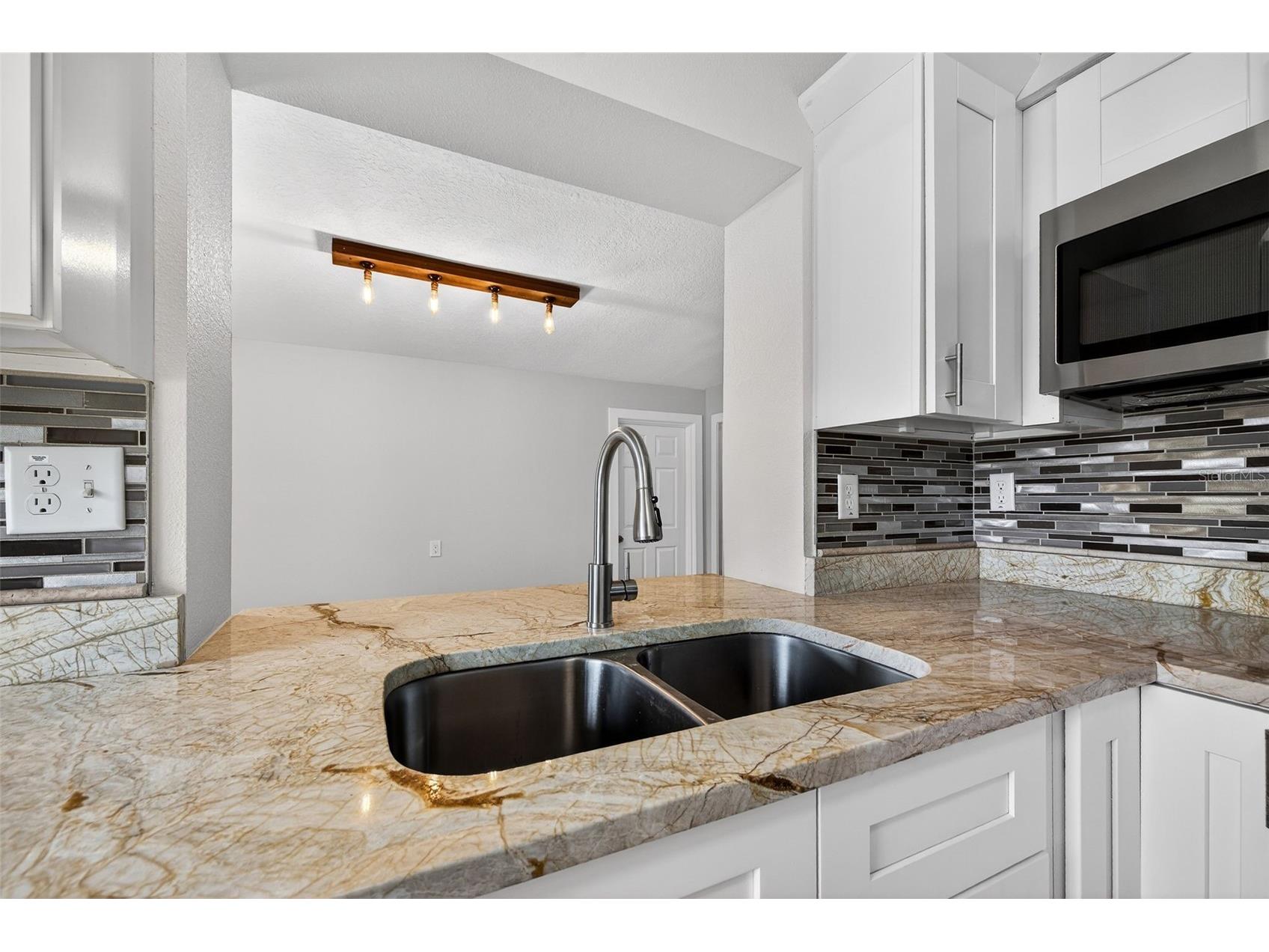 801 67th Street S Saint Petersburg FL 33707 TB8489856 image8