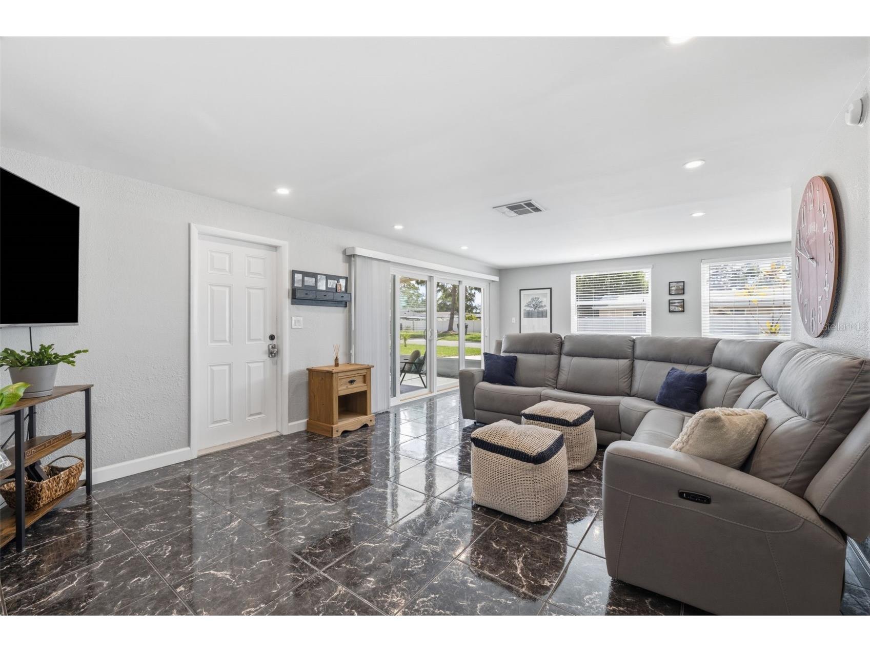 801 89th Avenue N Saint Petersburg FL 33702 TB8519964 image10