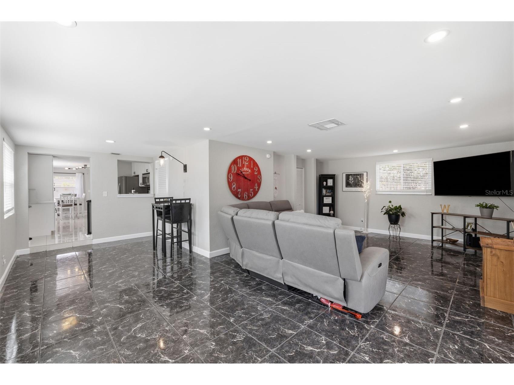 801 89th Avenue N Saint Petersburg FL 33702 TB8519964 image12