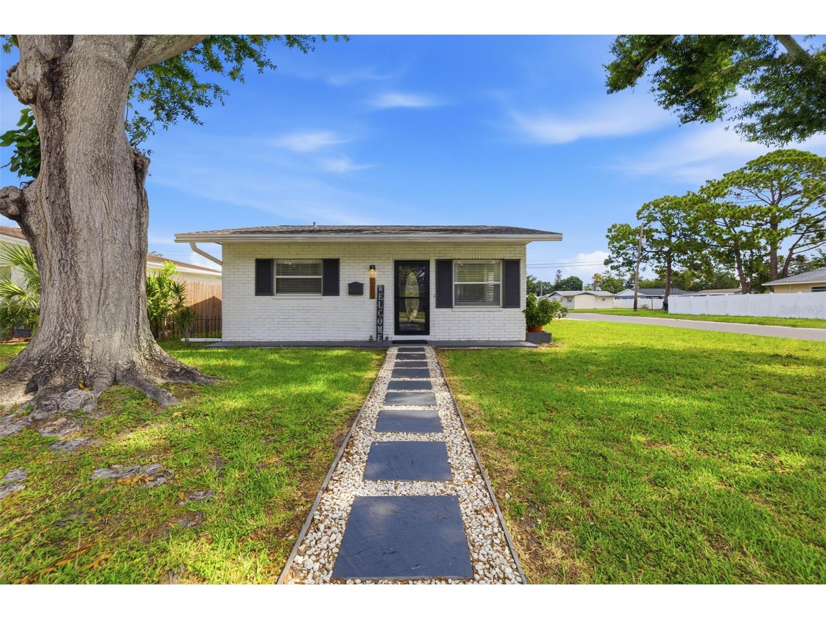 801 89th Avenue N Saint Petersburg FL 33702 TB8519964 image2
