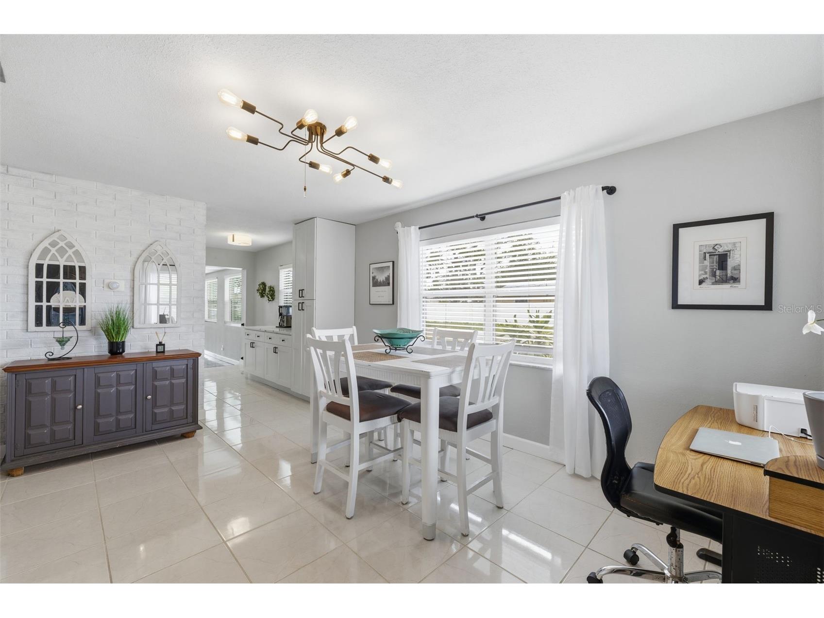 801 89th Avenue N Saint Petersburg FL 33702 TB8519964 image3