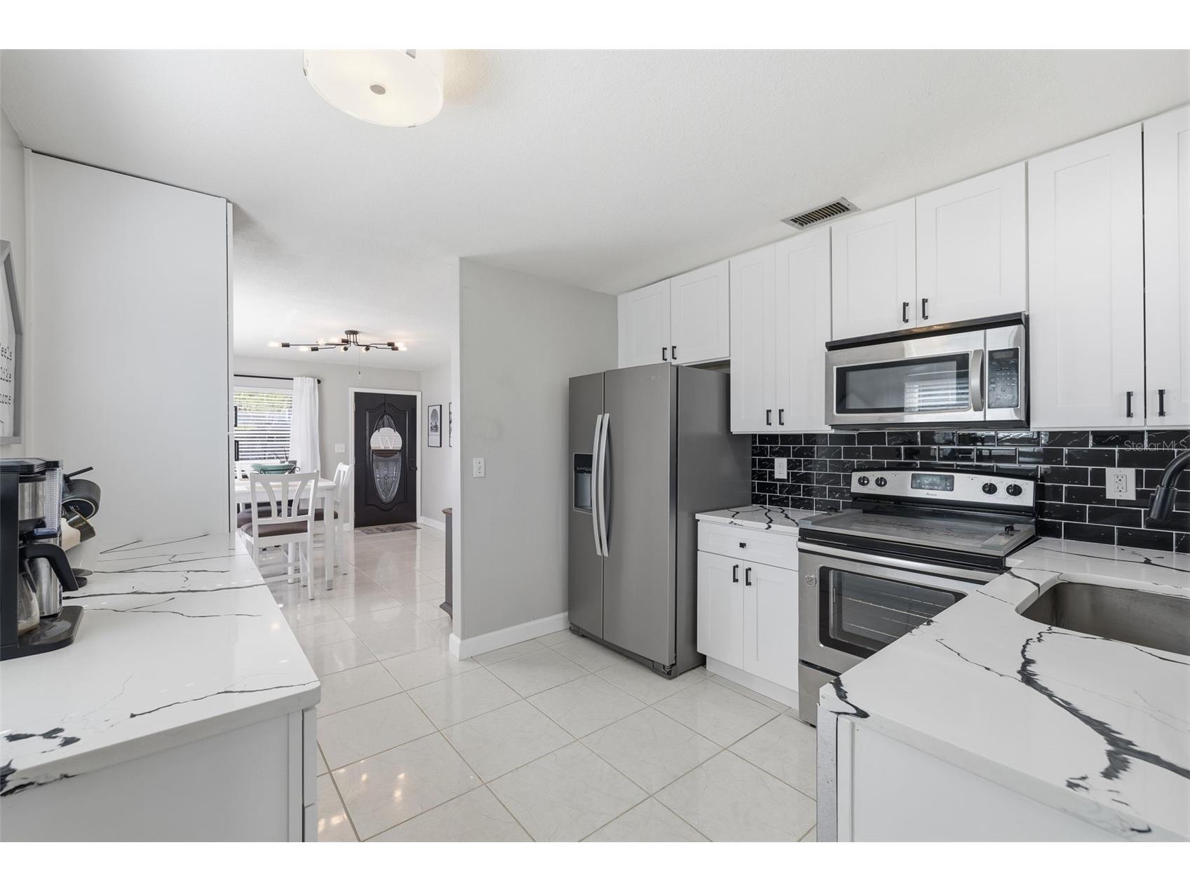 801 89th Avenue N Saint Petersburg FL 33702 TB8519964 image8