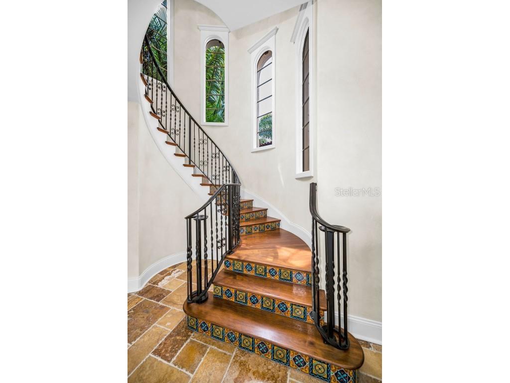 801 Brightwaters Boulevard NE Saint Petersburg FL 33704 - TAMPA BAY TB8430922 image42