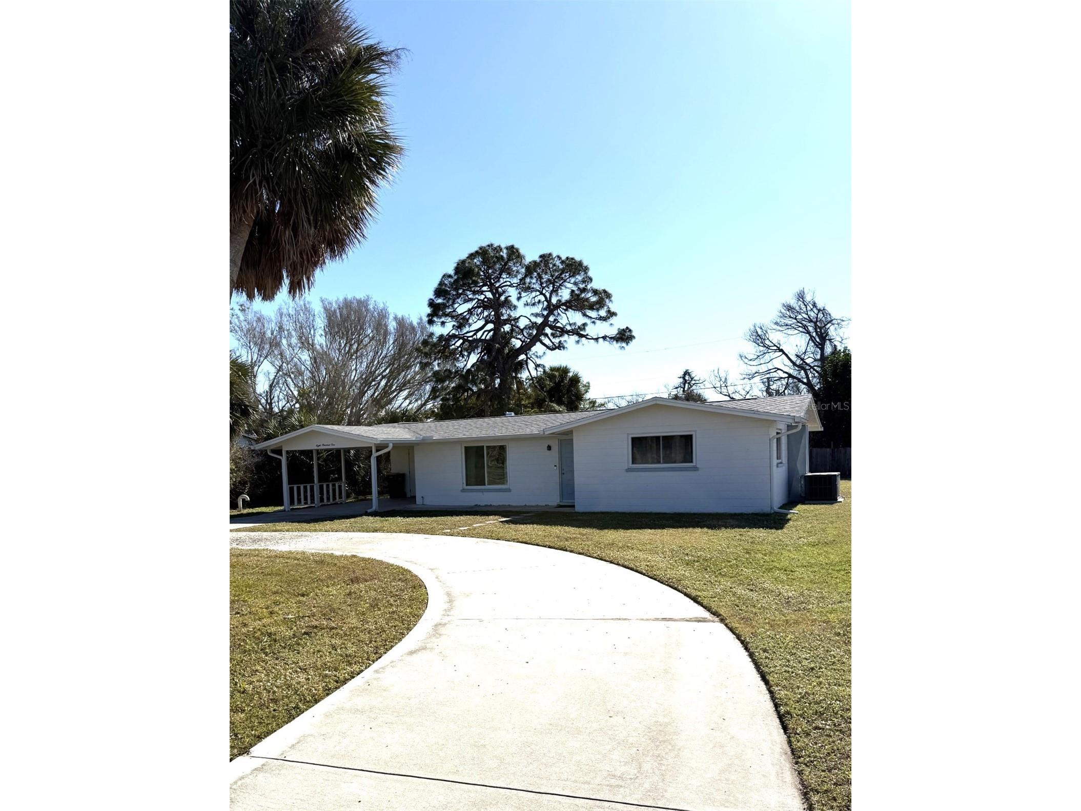 801 E 2nd Street Englewood FL 34223 D6145387 image1