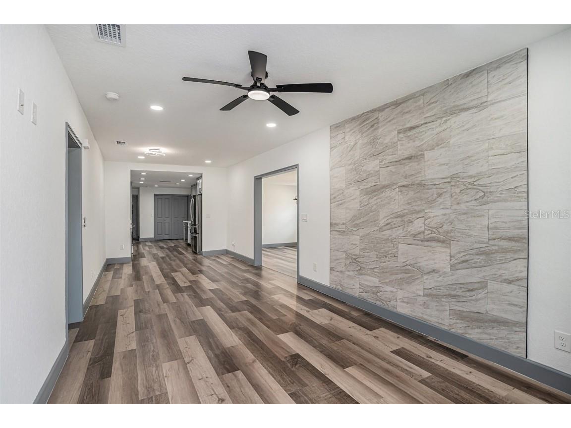 801 E Dr Martin Luther King Jr Boulevard Plant City FL 33563 TB8435298 image5