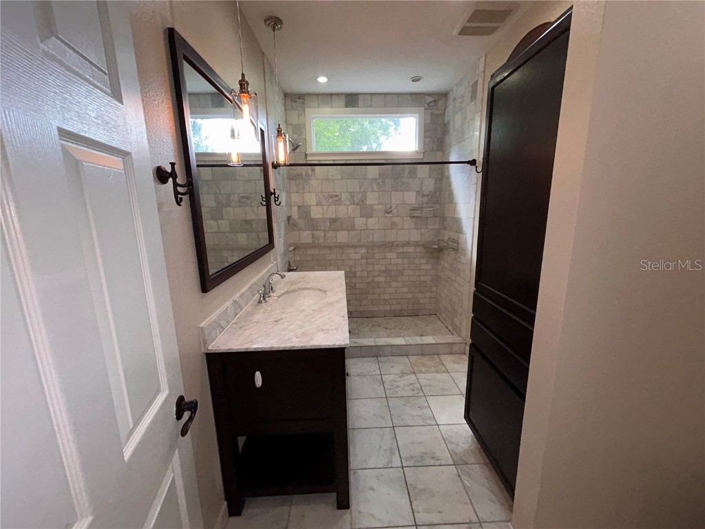 801 E Hollywood Street Tampa FL 33604 TB8436247 image40