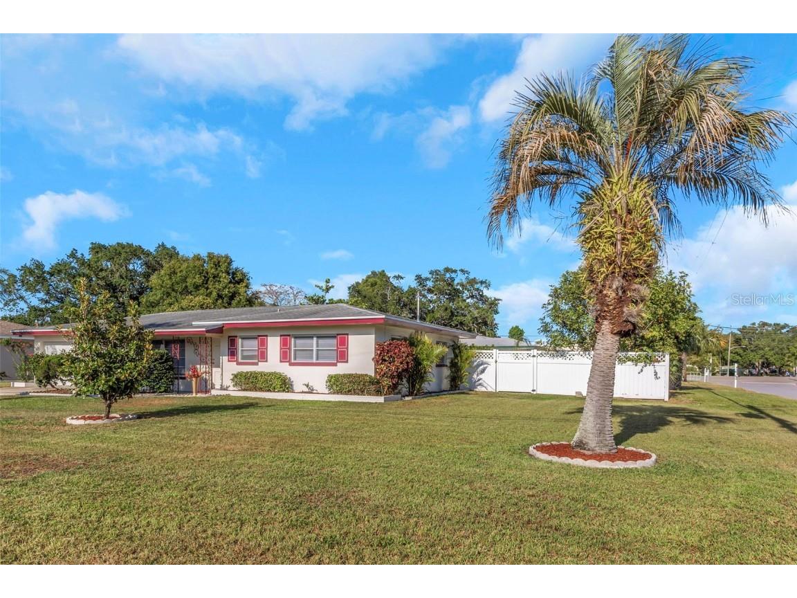 801 Glen Oak Avenue E Clearwater FL 33759 U8241527 image1