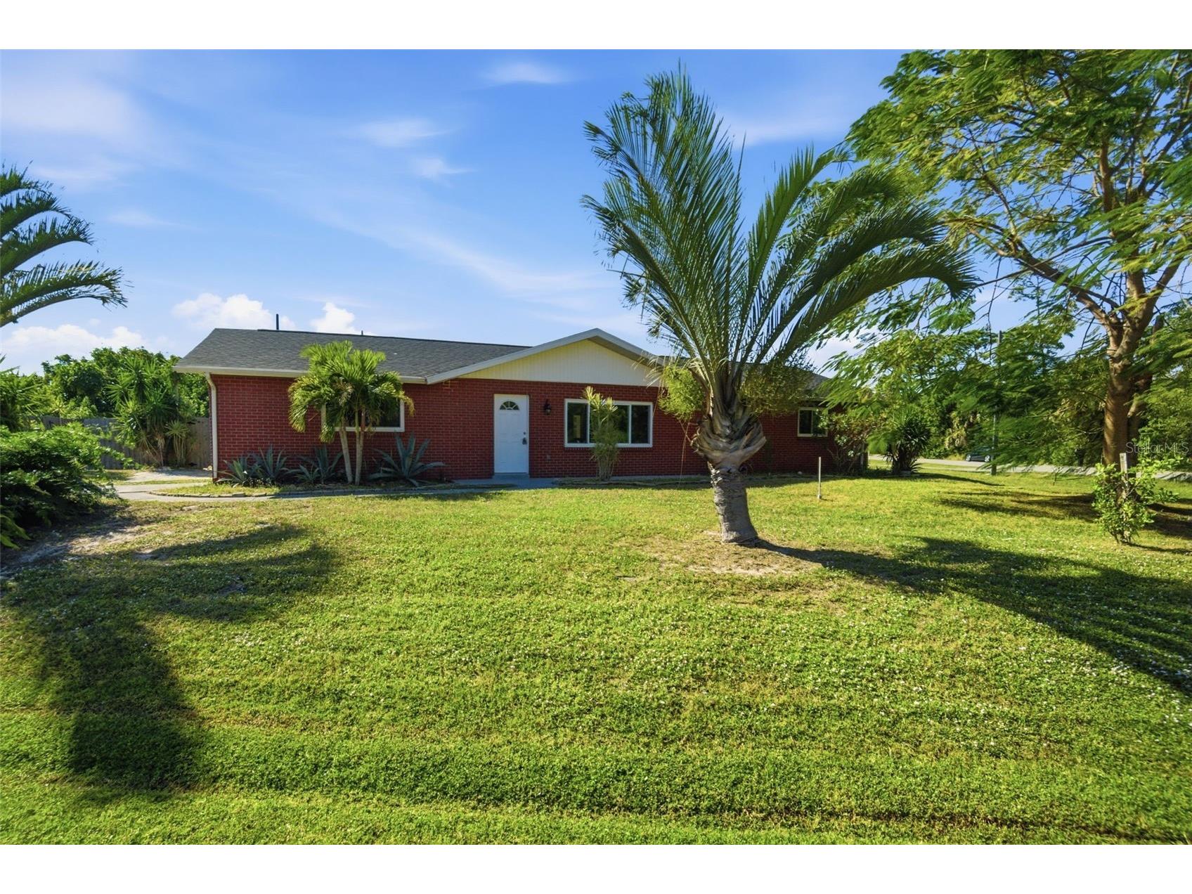 801 Mcmahon Avenue NW Port Charlotte FL 33948 C7513535 image1