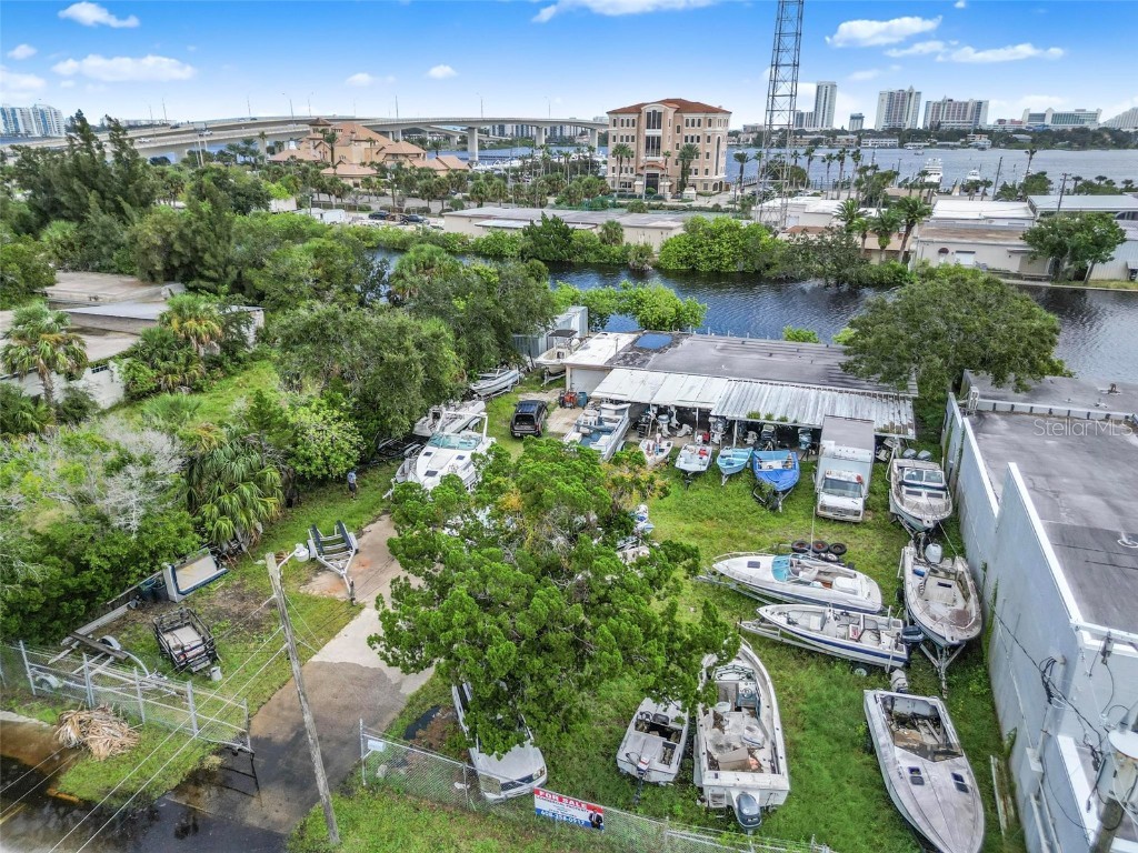 801 N Beach Street Daytona Beach FL 32114 FC312985 image35