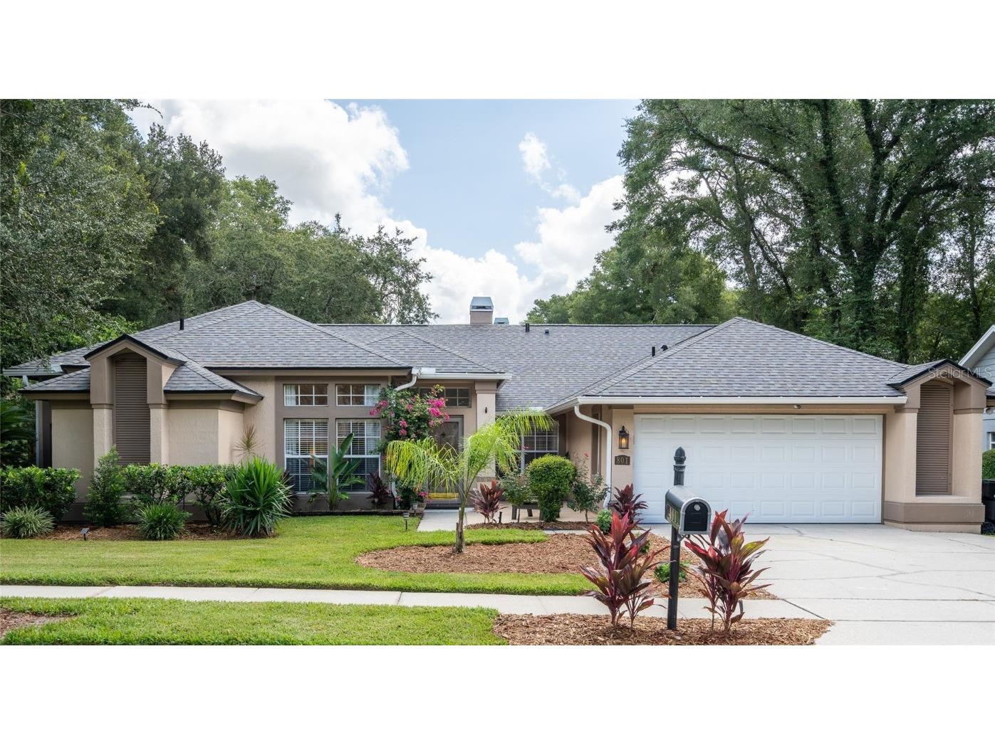 801 Royal Oak Court Deland FL 32724 V4931352 image1