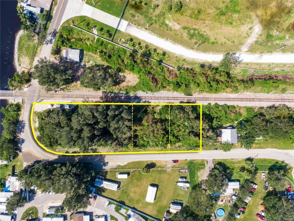 801 Woodland Estates Avenue Ruskin FL 33570 - LITTLE MANATEE RIVER T3492529 image1