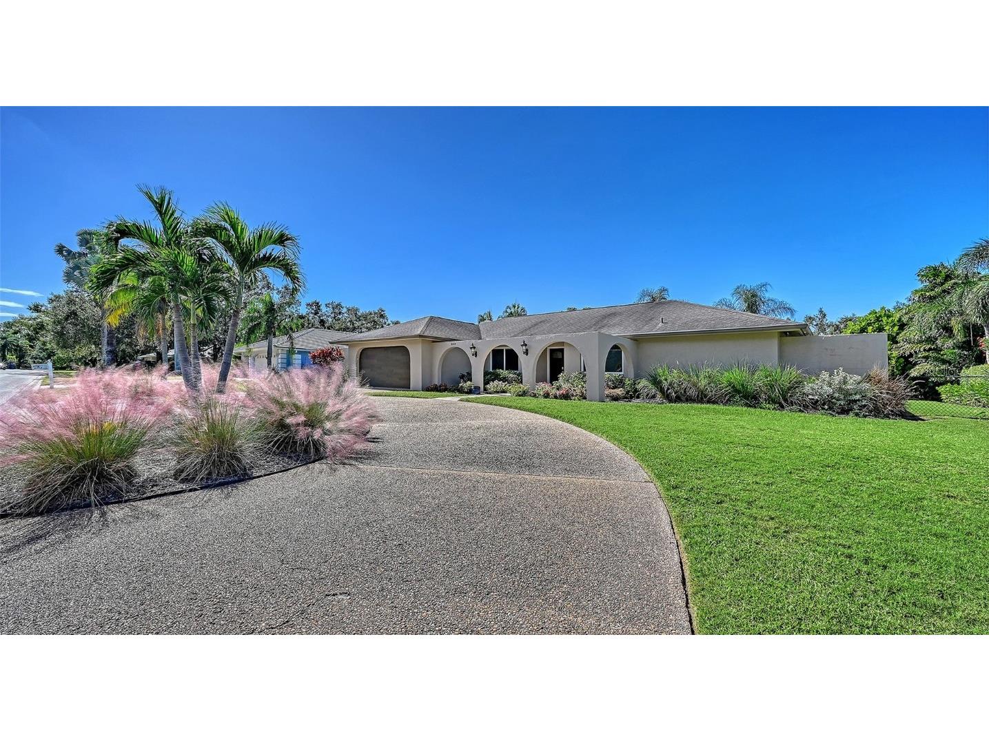 8010 Conservatory Drive Sarasota FL 34243 A4673942 image1