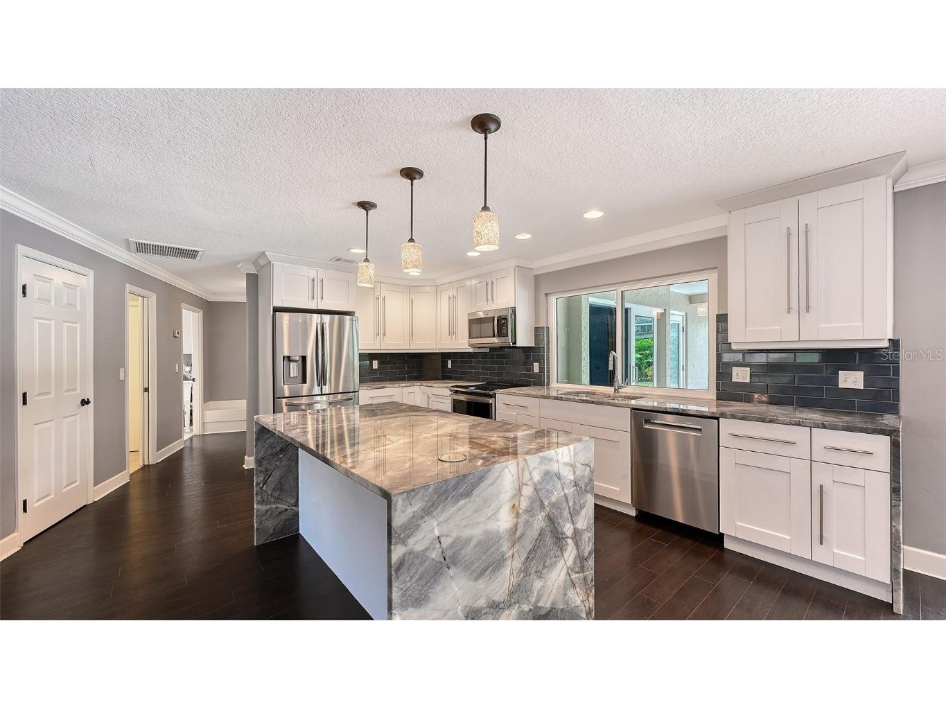 8010 Conservatory Drive Sarasota FL 34243 A4673942 image14