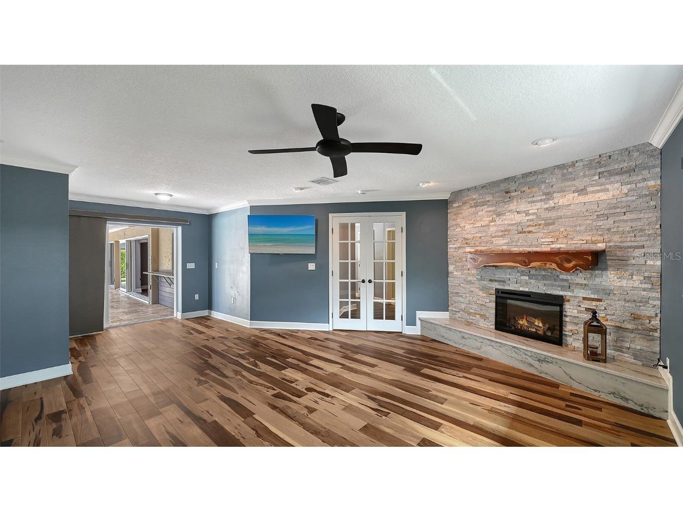 8010 Conservatory Drive Sarasota FL 34243 A4673942 image17